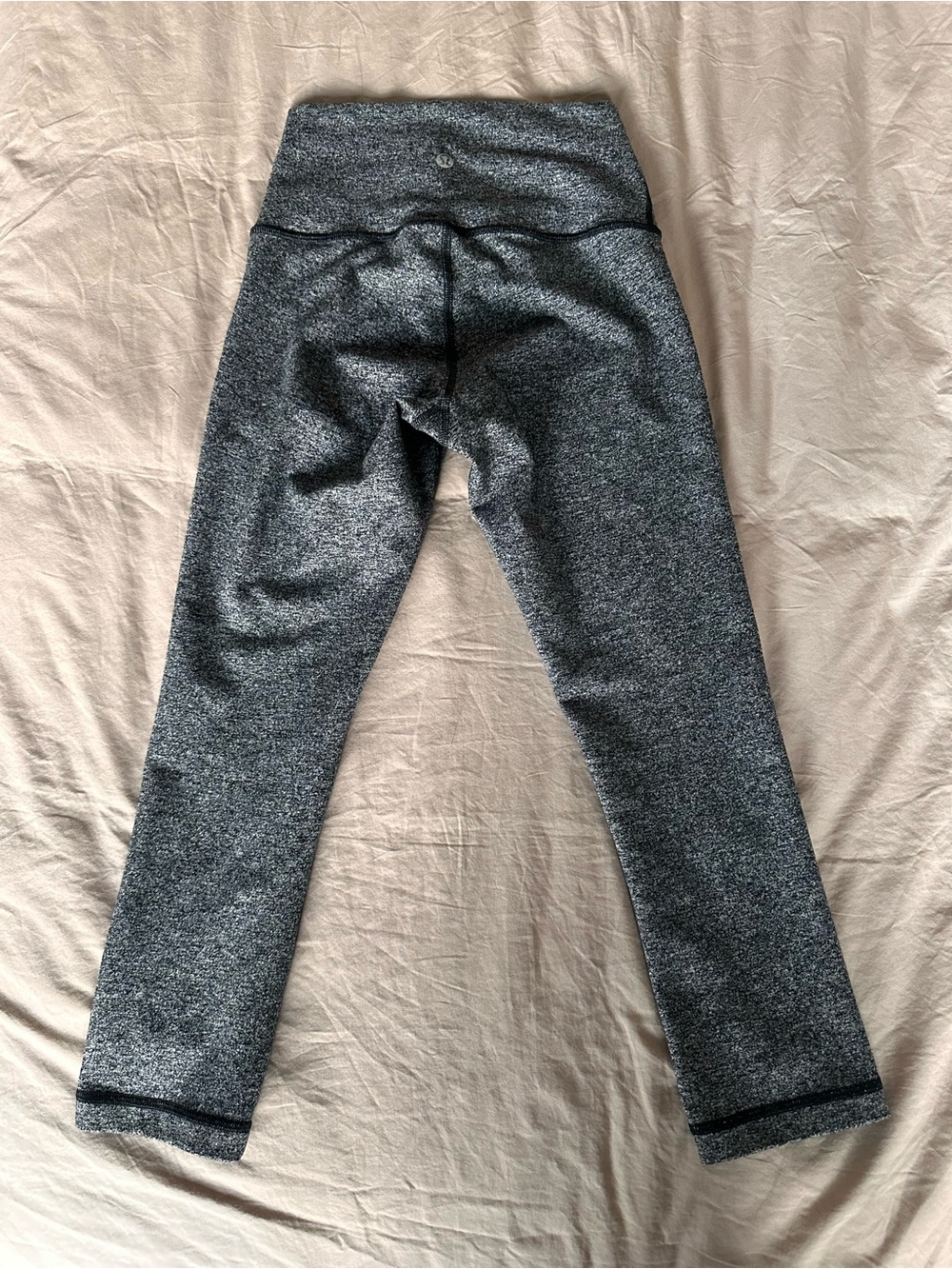 Lululemon High-Rise Crop Leggings Heathered Black Gray Size 4 - Picture 4 of 7